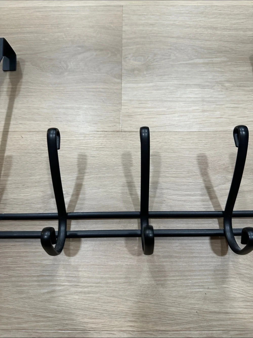 Black Metal Over-the-Door 5-Hook Wall Rack